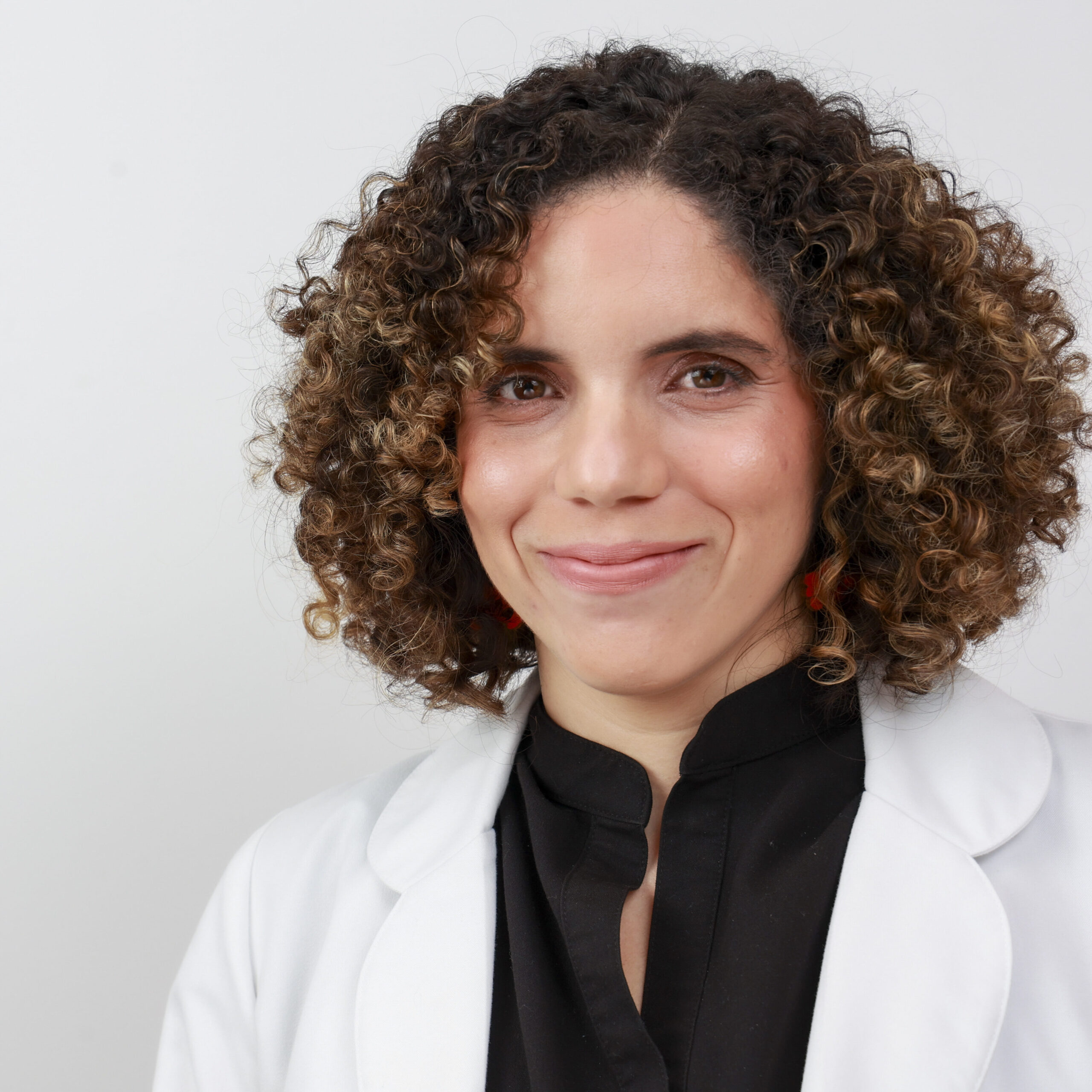 Dr. Alejandra Vélez, Family Medicine at Darlington Medical Associates